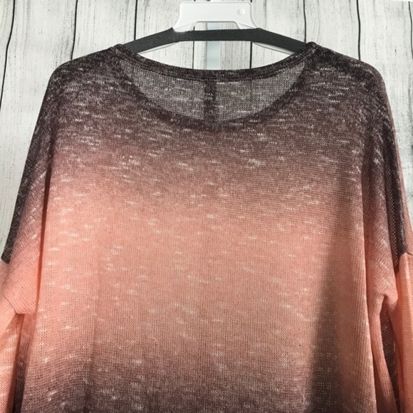 Fashionista Loose Fit Ombré Top - Picture 4 of 8